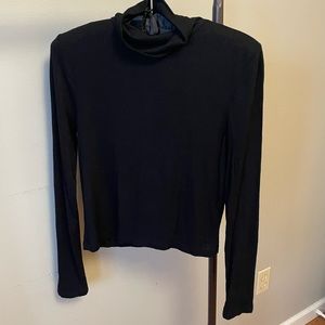 Black cropped ribbed turtleneck size M